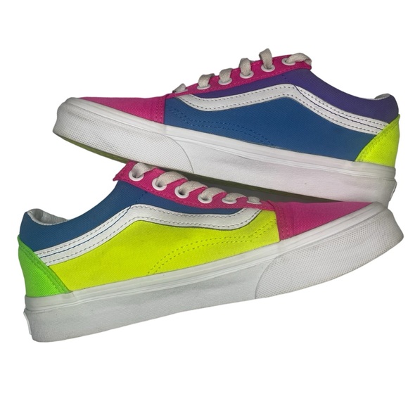 Vans - Picture 6 of 9